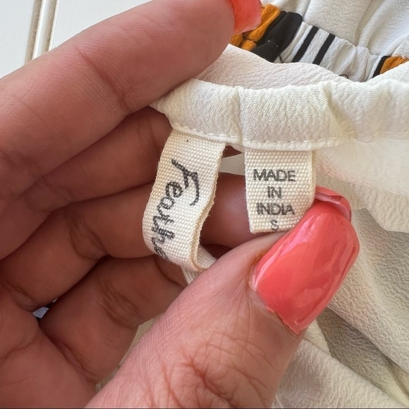 Feathers Shorts jumpsuit romper Size Small - Picture 7 of 12